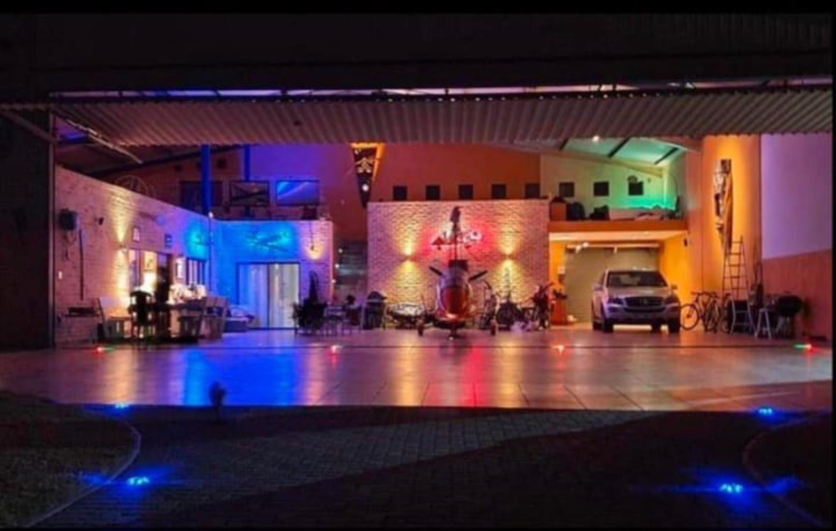 754852_adho7.jpg
