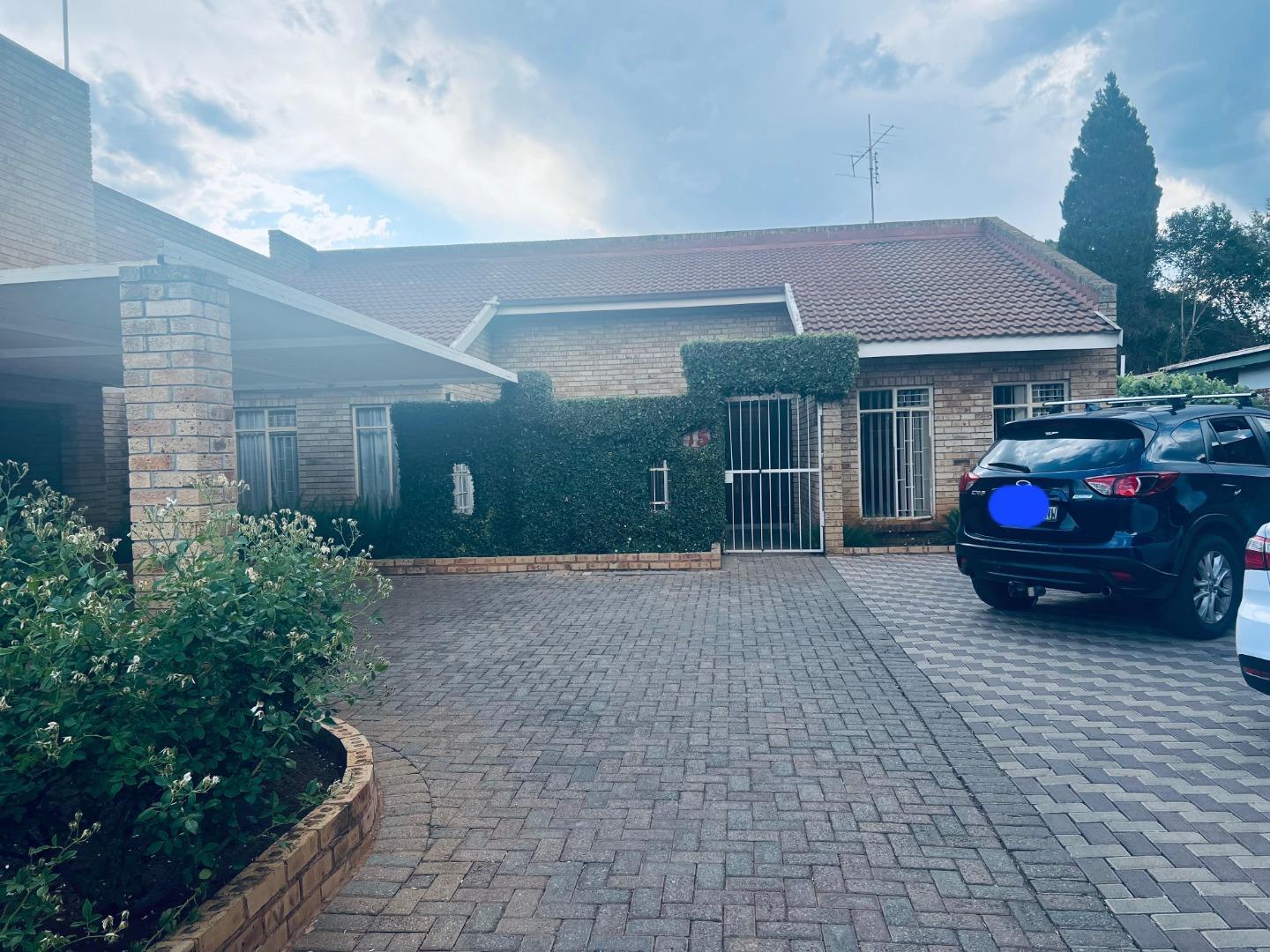 5 Bedroom House for Sale - North West