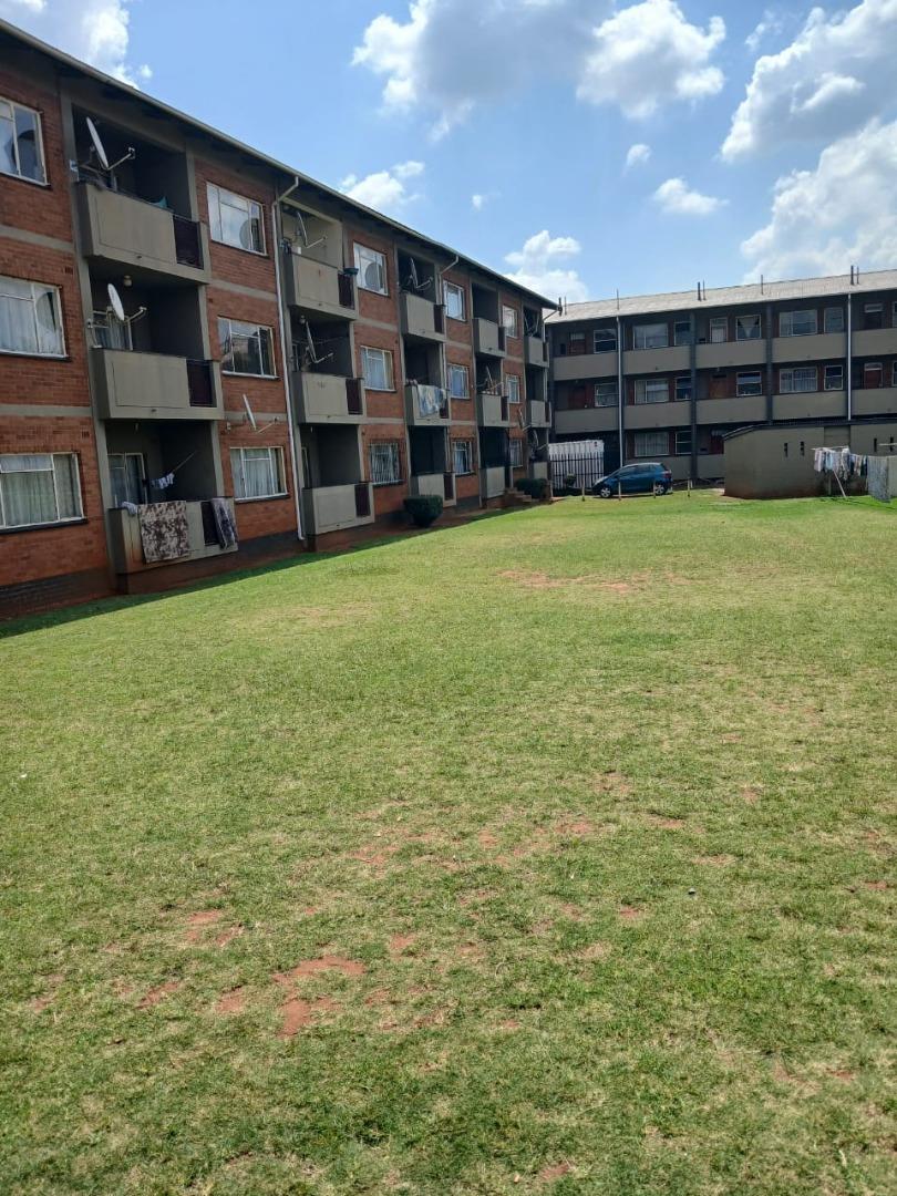 2 Bedroom Apartment for Sale - Gauteng